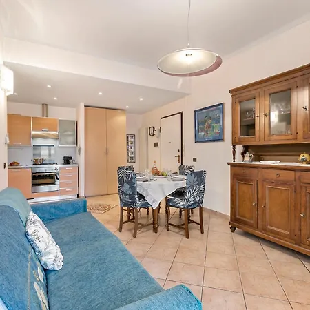 Domus 21 Near - Happy *