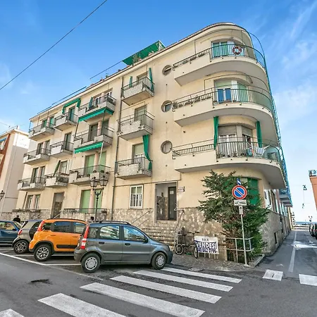 Domus 21 Near - Happy