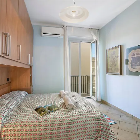 Domus 21 Near - Happy Apartment