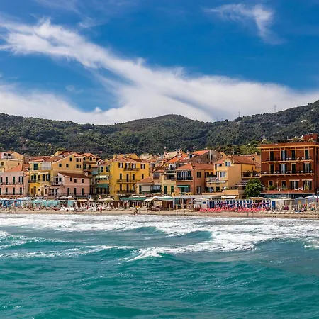 Domus 21 Near - Happy Appartamento Alassio