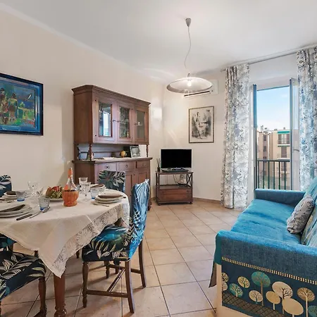 Domus 21 Near - Happy Apartment Alassio